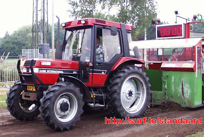 CASE INTERNATIONAL 695 XL