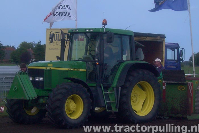 JOHN DEERE 6610